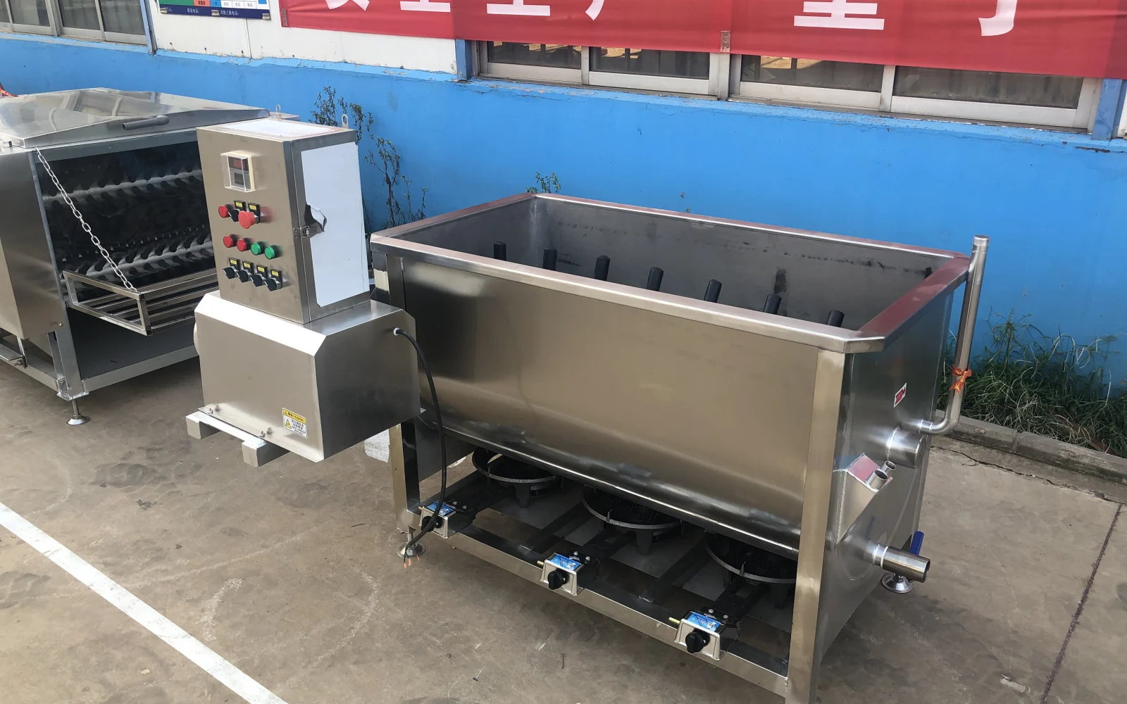 Dual-heating poultry scalding tank with control panel